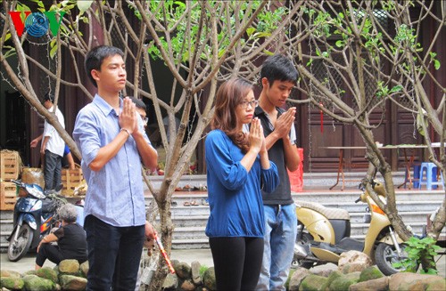 Во Вьетнаме проходят мероприятия, посвященные фестивалю «Ву-Лан» - ảnh 2